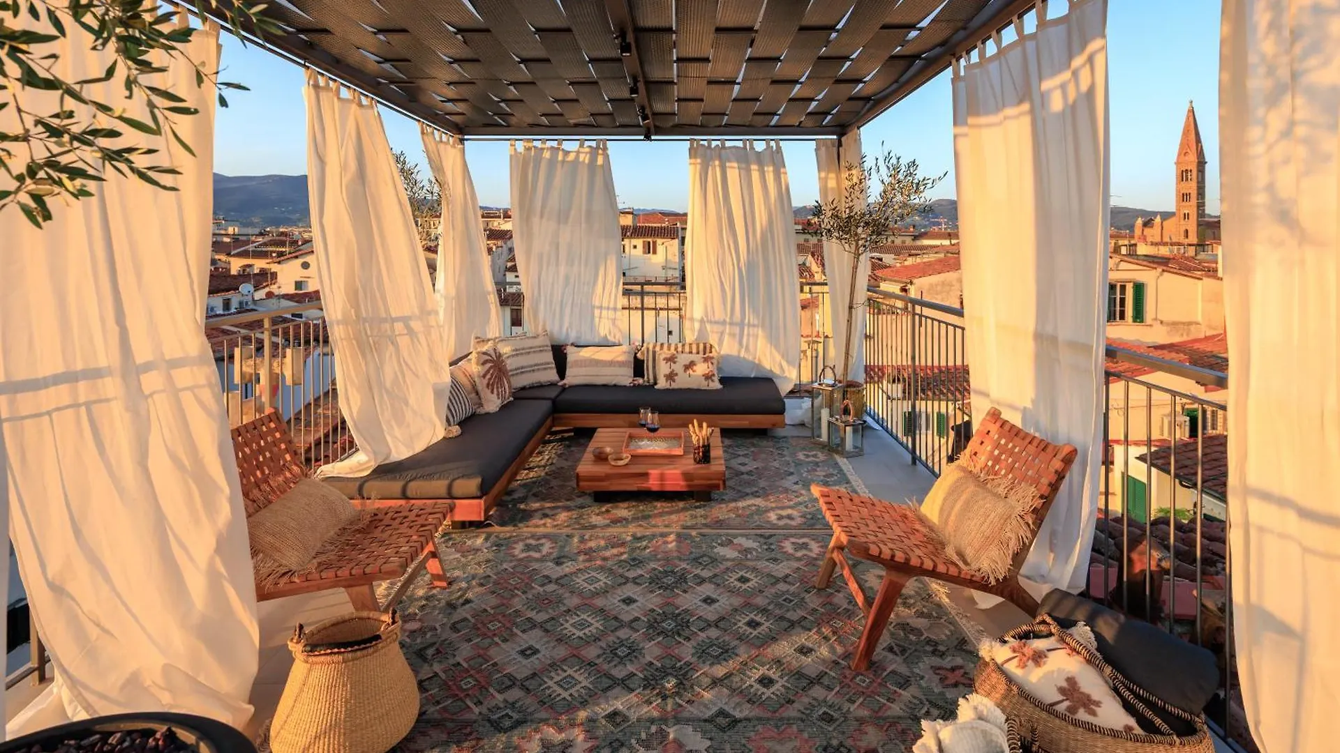 Enchanting Penthouse With A Breathtaking 360 Degrees Panoramic View In The Heart Of Florence Apartment
