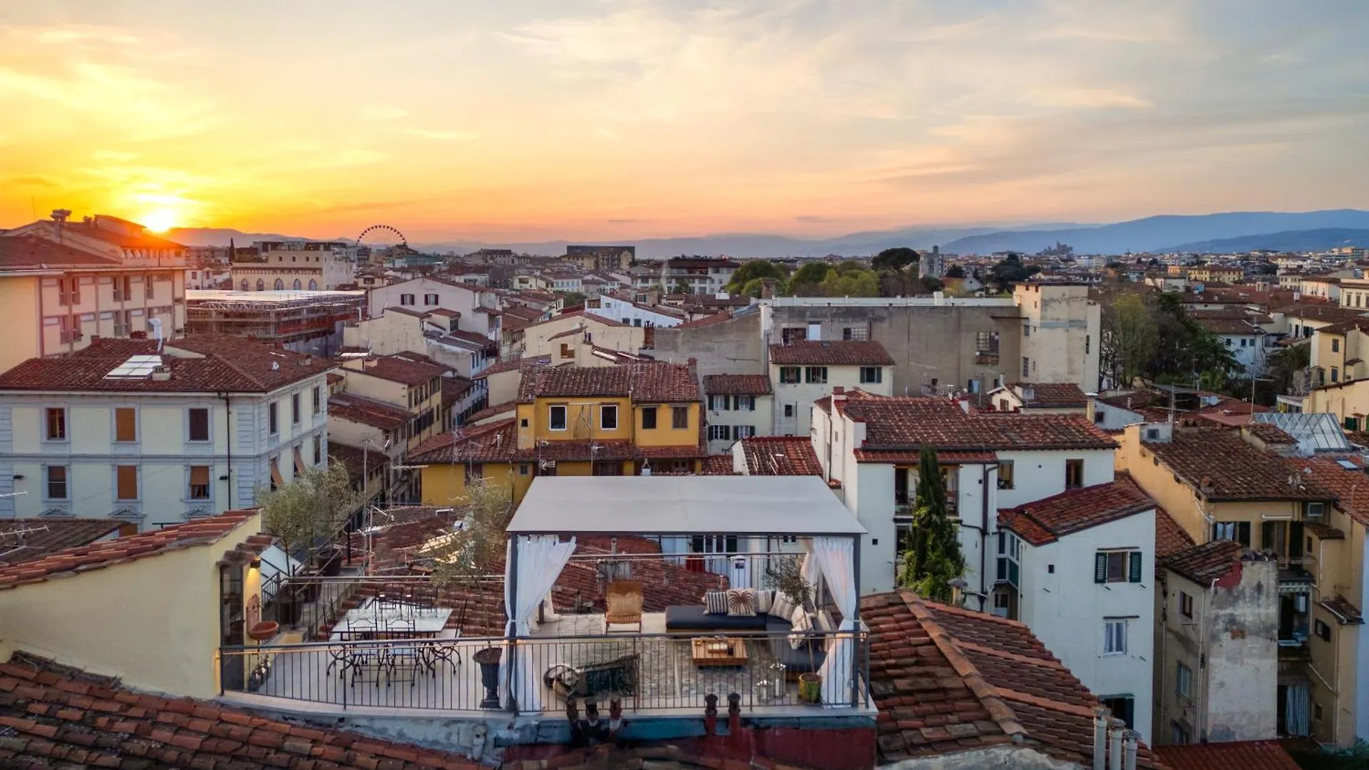 Enchanting Penthouse With A Breathtaking 360 Degrees Panoramic View In The Heart Of Florence Apartment