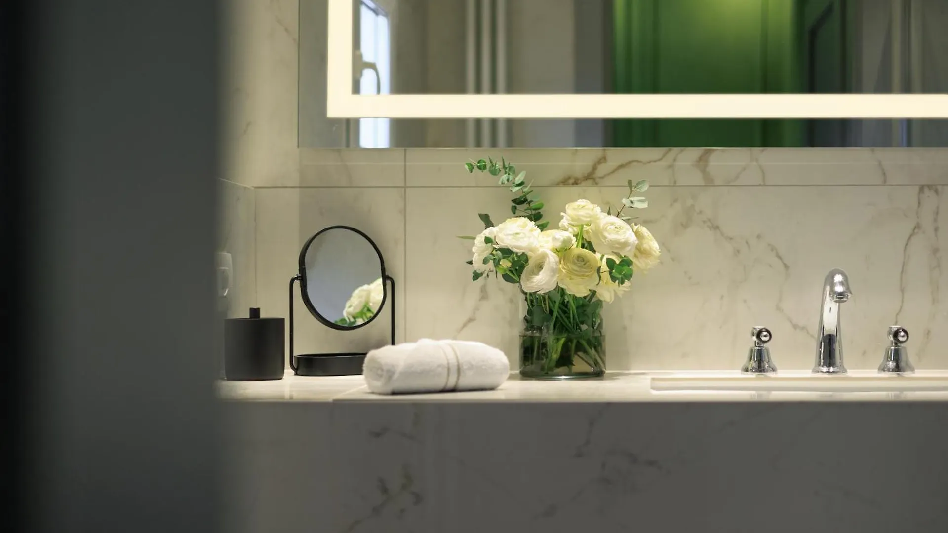 Enchanting Penthouse With A Breathtaking 360 Degrees Panoramic View In The Heart Of Φλωρεντία